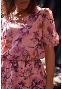 Style - Ekskluzywna szyfonowa sukienka w kwiaty. Materiał: szyfon. Wzór: kwiaty. Sezon: wiosna. Styl: elegancki #3