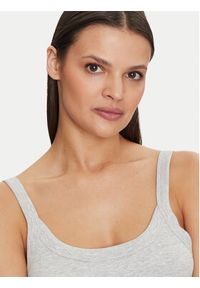 Gina Tricot Top Basic 14188 Szary Slim Fit. Kolor: szary. Materiał: bawełna #5