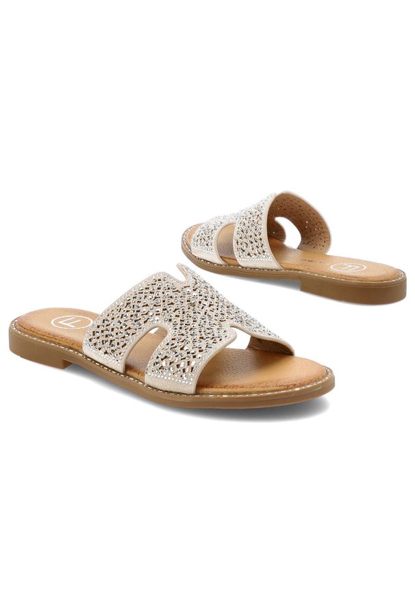 Beżowe Klapki Filippo Stylowe Obuwie Damskie Z Cyrkoniami. Okazja: na co dzień. Kolor: beżowy. Sezon: lato. Styl: elegancki