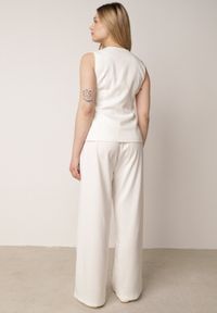 Born2be - Biały Komplet Garniturowy z Bawełną Kamizelka i Szerokie Spodnie Sererissa. Kolor: biały. Materiał: bawełna #4