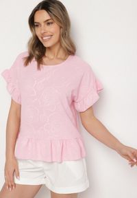 Born2be - Różowa Bluzka o Kroju Oversize z Falbanami Livelle. Okazja: na co dzień. Kolor: różowy. Materiał: jeans. Długość rękawa: krótki rękaw. Długość: krótkie. Styl: casual