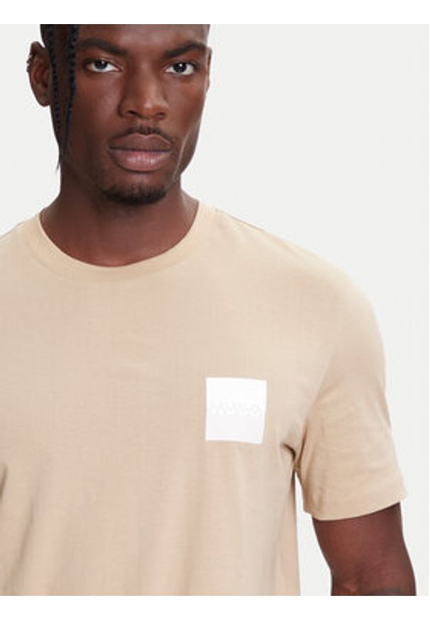 Hugo - HUGO T-Shirt Dapusi 50544458 Beżowy Regular Fit. Kolor: beżowy. Materiał: bawełna