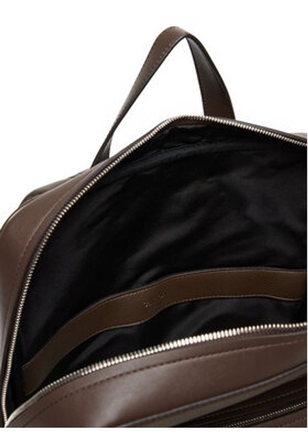 Calvin Klein Plecak Micro Pebble Slim Sq Bp 42 LV04D3005G Brązowy. Kolor: brązowy. Materiał: skóra