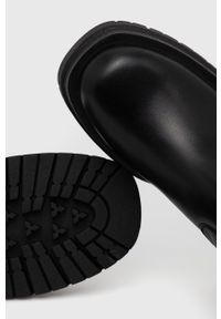 Wojas Botki skórzane damskie kolor czarny na płaskim obcasie. Nosek buta: okrągły. Kolor: czarny. Materiał: skóra. Obcas: na obcasie. Wysokość obcasa: niski, średni #4