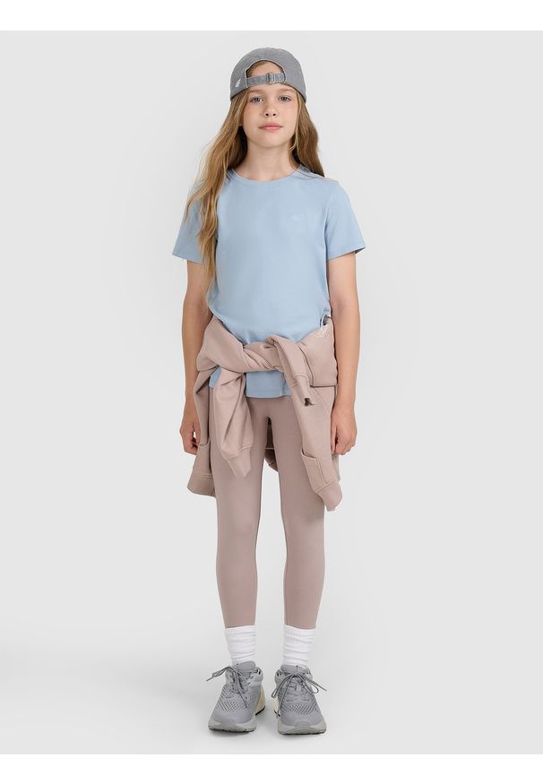 4f - 4F T-shirt oversize gładki dziewczęcy - niebieski 140 (9-10 lat). Okazja: na co dzień. Kolor: niebieski. Materiał: dzianina, jersey, bawełna. Długość rękawa: krótki rękaw. Długość: krótkie. Wzór: gładki. Sezon: lato. Styl: casual, klasyczny, sportowy