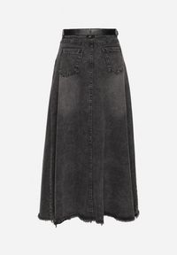 Born2be - Czarna Bawełniana Spódnica Jeansowa Trapezowa ze Strzępieniami i Paskiem Loraithen. Kolor: czarny. Materiał: jeans, bawełna #6