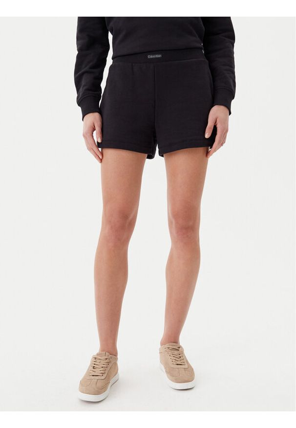 Calvin Klein Jeans Szorty sportowe Placed Institutional J20J225525 Czarny Regular Fit. Kolor: czarny. Materiał: bawełna