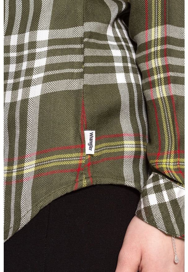 Wrangler - KOSZULA WRANGLER LOOSE SHIRT ARMY GREEN W513LLZV7 112129270. Wzór: moro. Styl: militarny