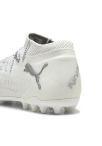 Puma - Buty piłkarskie unisex FUTURE 8 ULTIMATE MG PUMA White Matte Silver Gray. Kolor: szary, biały, wielokolorowy. Sport: piłka nożna