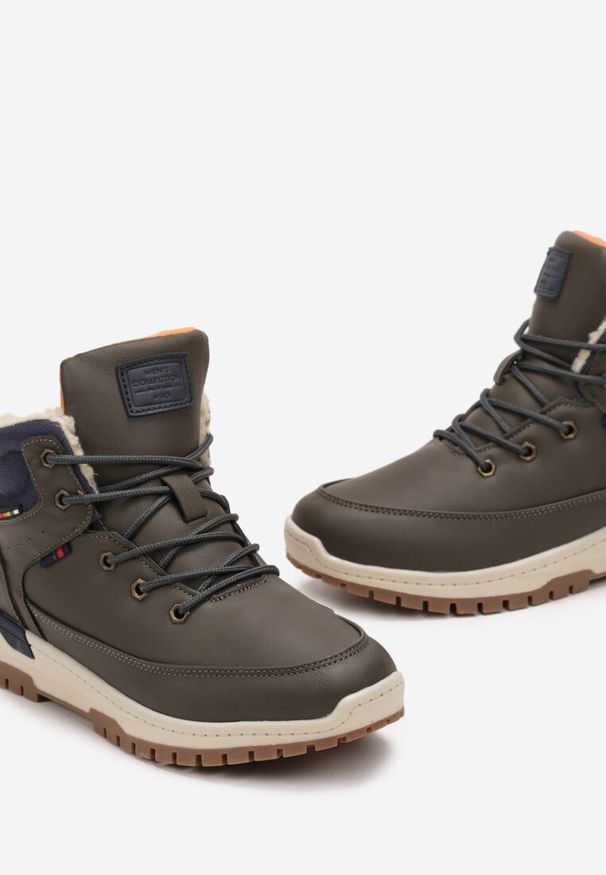 Born2be - Ciemnobeżowe Botki Sportowe ze Sznurowaniem Ocieplone Fawzia. Okazja: na co dzień, na spacer, na uczelnię. Wysokość cholewki: przed kolano. Kolor: beżowy. Szerokość cholewki: normalna. Styl: sportowy