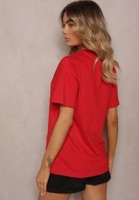 Renee - Czerwona Bawełniana Koszulka bez Zdobień Rakilda. Okazja: na co dzień. Kolor: czerwony. Materiał: bawełna. Długość rękawa: krótki rękaw. Długość: krótkie. Wzór: aplikacja. Styl: casual #3