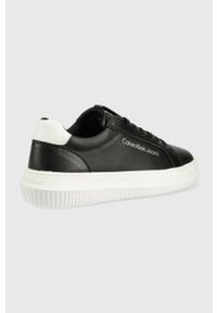 Calvin Klein Jeans sneakersy skórzane kolor czarny. Nosek buta: okrągły. Zapięcie: sznurówki. Kolor: czarny. Materiał: skóra. Obcas: na platformie #5