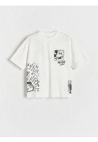 Reserved - T-shirt oversize Mickey Mouse - złamana biel. Materiał: bawełna, dzianina. Wzór: motyw z bajki #1