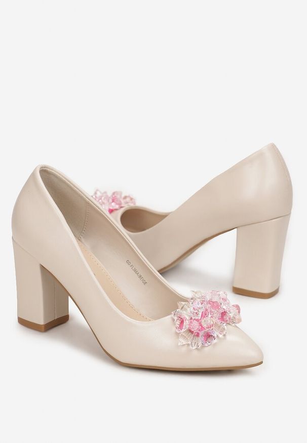 Born2be - Beżowe Czółenka na Słupku z Wkładką ze Skóry Naturalnej Reja. Okazja: na co dzień. Kolor: beżowy. Materiał: skóra. Wzór: aplikacja. Obcas: na słupku. Styl: casual, elegancki. Wysokość obcasa: średni