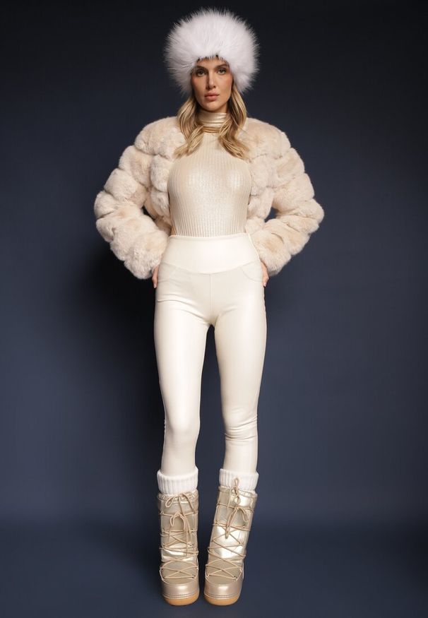 Renee - Białe Legginsy z Ekoskóry High Waist z Imitacjami Kieszeni Salabria. Okazja: na co dzień. Stan: podwyższony. Kolor: biały. Materiał: skóra, materiał. Długość: długie. Styl: wizytowy, casual, elegancki