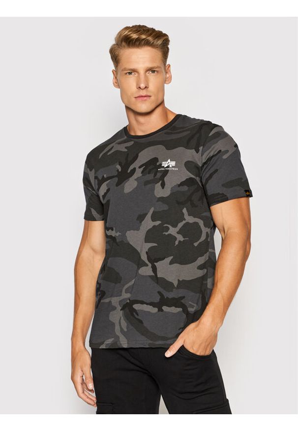 Alpha Industries T-Shirt Backprint T Camo 128507C Czarny Regular Fit. Kolor: czarny. Materiał: bawełna