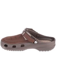 Buty do chodzenia męskie Crocs Yukon Vista Ii Clog. Zapięcie: bez zapięcia. Kolor: brązowy. Materiał: materiał, syntetyk. Szerokość cholewki: normalna. Sport: turystyka piesza