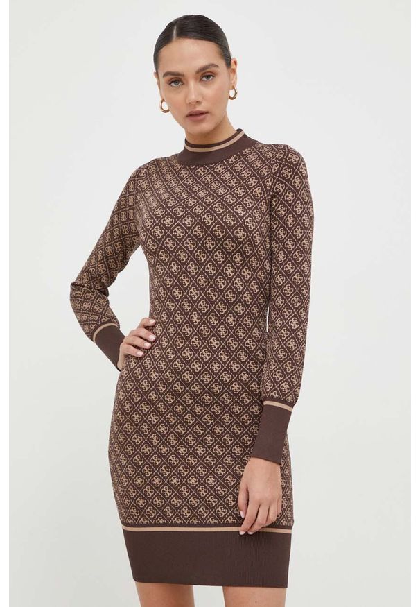 Guess sukienka kolor brązowy mini dopasowana. Kolor: brązowy. Materiał: dzianina. Długość rękawa: długi rękaw. Typ sukienki: dopasowane. Długość: mini