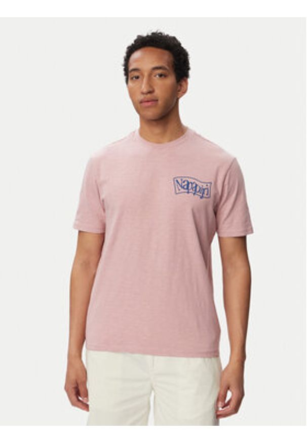Napapijri T-Shirt S-Elior NP0A4HZY Różowy jasny Relaxed Fit. Kolor: różowy. Materiał: bawełna