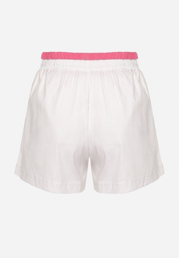 Born2be - Białe Bawełniane Szorty z Gumką w Pasie Timaolle. Okazja: na co dzień. Kolor: biały. Materiał: bawełna. Styl: casual, klasyczny, elegancki