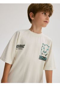 Reserved - T-shirt oversize Sonic - złamana biel. Materiał: dzianina, bawełna