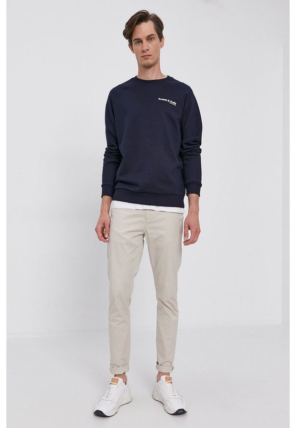 Scotch & Soda Bluza bawełniana męska kolor granatowy z nadrukiem. Okazja: na co dzień. Kolor: niebieski. Materiał: bawełna. Długość rękawa: raglanowy rękaw. Wzór: nadruk. Styl: casual