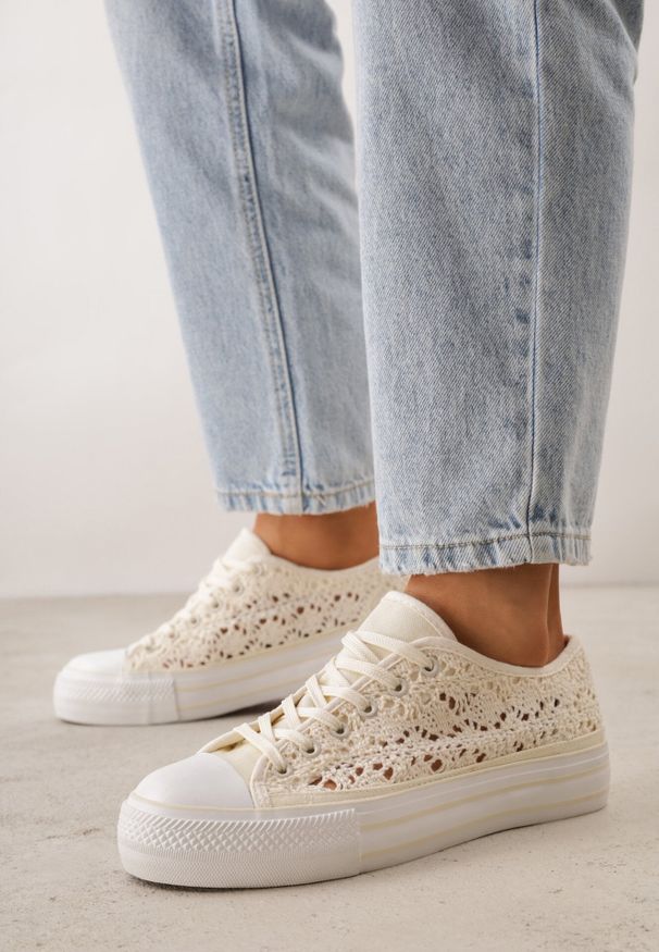 Born2be - Jasnobeżowe Ażurowe Trampki Przed Kostkę Russi. Wysokość cholewki: przed kostkę. Kolor: beżowy. Materiał: jeans. Wzór: ażurowy