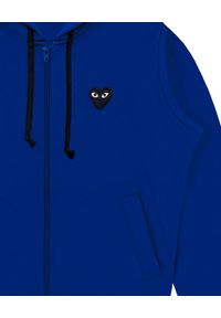 COMME DES GARCONS PLAY - Niebieska bluza z czarnym monogramem. Kolor: niebieski. Materiał: dresówka. Styl: klasyczny #3