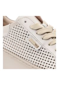 Sneakersy damskie Armodo, cholewka ze skóry naturalnej perforowana forma zapewniająca lekkość klasyczne sznurowanie stabilna podeszwa, beżowe, DS-777. Zapięcie: sznurówki. Kolor: beżowy. Materiał: skóra. Szerokość cholewki: normalna. Wzór: ażurowy. Obcas: na platformie. Styl: klasyczny #8