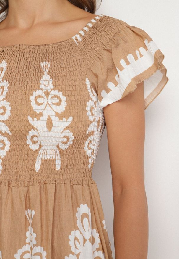 Born2be - Beżowa Wiskozowa Sukienka w Ornamentalne Wzory o Rozkloszowanym Kroju Divessa. Kolor: beżowy. Materiał: wiskoza. Długość rękawa: krótki rękaw. Typ sukienki: proste