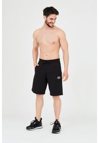 EA7 Emporio Armani - EA7 Męskie czarne krótkie spodenki z naszywkę, Rozmiar M. Kolor: czarny. Materiał: bawełna. Długość: krótkie. Wzór: aplikacja #5