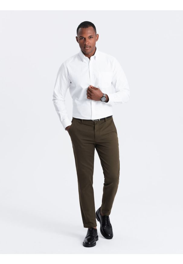 Ombre Clothing - Spodnie męskie chino SLIM FIT z delikatną teksturą - ciemnooliwkowe V4 OM-PACP-0190 - XXL. Kolor: oliwkowy. Materiał: bawełna, materiał
