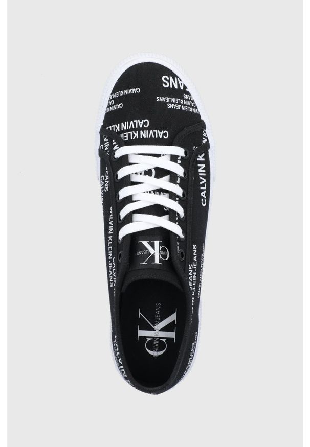 Calvin Klein Jeans - Tenisówki. Nosek buta: okrągły. Zapięcie: sznurówki. Kolor: czarny