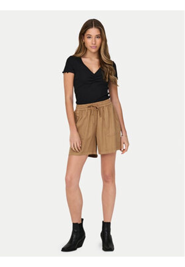 only - ONLY T-Shirt Betty 15311919 Czarny Regular Fit. Kolor: czarny. Materiał: bawełna