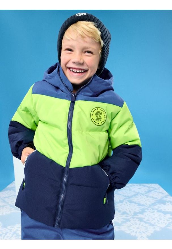 Sinsay - Pikowana kurtka puffer z kapturem - wielobarwny. Typ kołnierza: kaptur