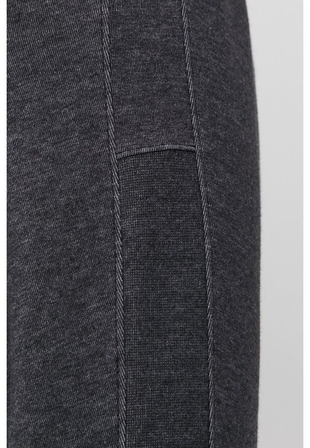 Nike - Bluza. Okazja: na co dzień. Typ kołnierza: kaptur. Kolor: szary. Materiał: dzianina. Wzór: gładki. Styl: casual