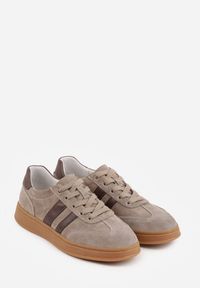 Renee - Beżowe Sneakersy ze Skóry Naturalnej z Geometrycznym Wzorem Zetisius. Okazja: na co dzień. Kolor: beżowy. Materiał: skóra. Wzór: geometria #2