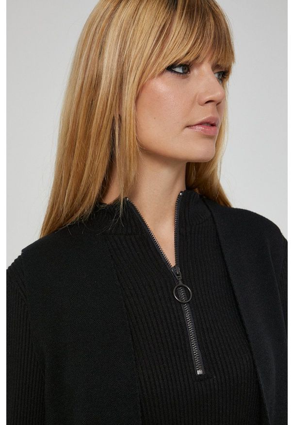 medicine - Medicine - Kamizelka Essential. Okazja: na co dzień. Kolor: czarny. Styl: casual