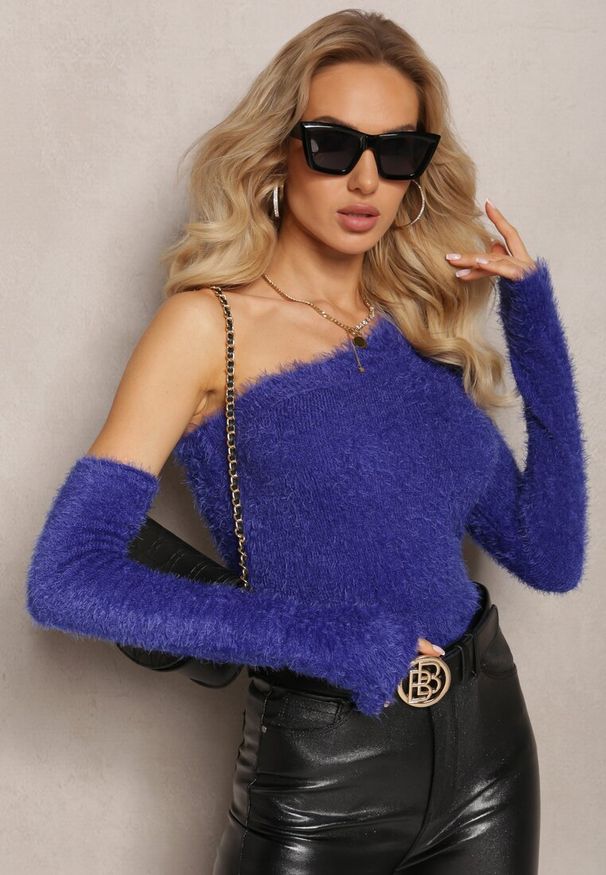 Renee - Granatowy Sweter na Jedno Ramię Pholy. Okazja: na co dzień. Kolor: niebieski. Długość rękawa: długi rękaw. Długość: długie. Styl: casual, elegancki