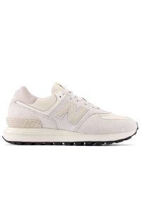 Buty New Balance U574LGWD - białe. Kolor: biały. Materiał: guma, skóra, zamsz, materiał, syntetyk. Szerokość cholewki: normalna. Model: New Balance 574