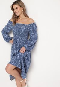 Born2be - Granatowa Rozkloszowana Sukienka Midi w Kropki Farnai. Kolor: niebieski. Wzór: kropki. Typ sukienki: rozkloszowane. Styl: retro. Długość: midi #7