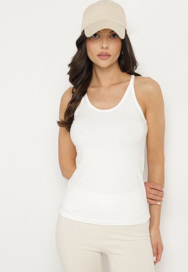 Born2be - Biały Top z Prążkowanego Materiału Turine. Kolor: biały. Materiał: materiał, prążkowany. Styl: sportowy, klasyczny