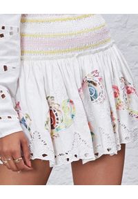 HEMANT & NANDITA - Spódnica mini z kolorowymi nadrukami. Kolor: biały. Materiał: materiał. Wzór: nadruk, kolorowy