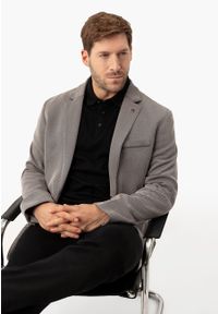 Volcano - Jednorzędowa marynarka JB-BOND. Okazja: na co dzień. Materiał: dzianina. Styl: casual, klasyczny, sportowy #1