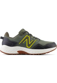 Buty męskie New Balance MT410CG8 – zielone. Zapięcie: sznurówki. Kolor: zielony. Materiał: materiał, syntetyk. Szerokość cholewki: normalna. Sport: fitness #1