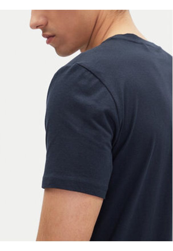 Mustang T-Shirt Austin 1016281 Granatowy Regular Fit. Kolor: niebieski. Materiał: bawełna
