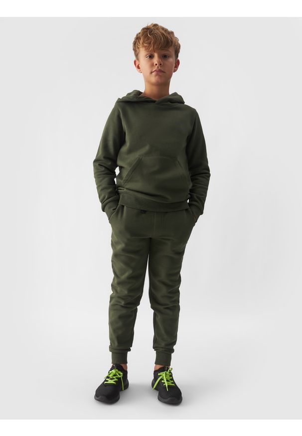 4f - 4F Spodnie dresowe joggery chłopięce - khaki 140 (9-10 lat). Okazja: na co dzień. Kolor: brązowy, oliwkowy, wielokolorowy. Materiał: dresówka. Sezon: lato. Styl: casual, sportowy