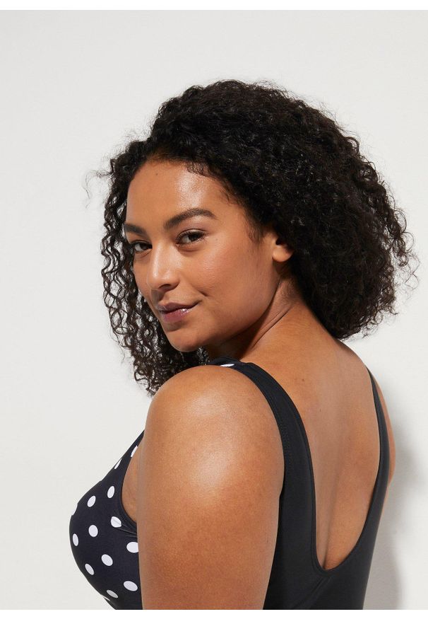 bonprix - Kostium kąpielowy shape z marszczeniem, średni stopień modelowania sylwetki. Kolor: czarny. Wzór: nadruk