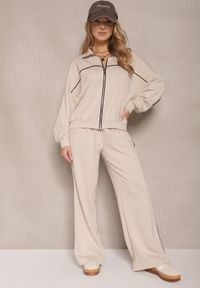 Renee - Jasnobeżowy Retro Komplet Dresowy z Wiskozą Bluza i Spodnie o Szerokim Kroju Selriza. Kolor: beżowy. Materiał: dresówka, wiskoza. Wzór: aplikacja #3