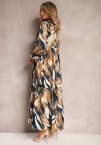 Renee - Beżowo-Zielona Rozkloszowana Sukienka o Koszulowym Fasonie w Abstrakcyjny Print Asequa. Kolor: beżowy. Materiał: tkanina. Wzór: nadruk. Typ sukienki: koszulowe